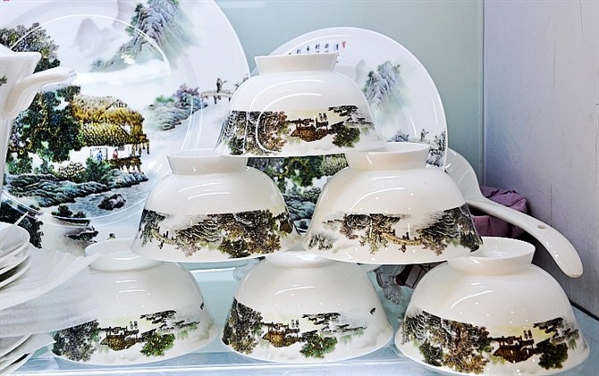 景德镇陶瓷餐具 高端家居的品味之选，价格解析与投资建议